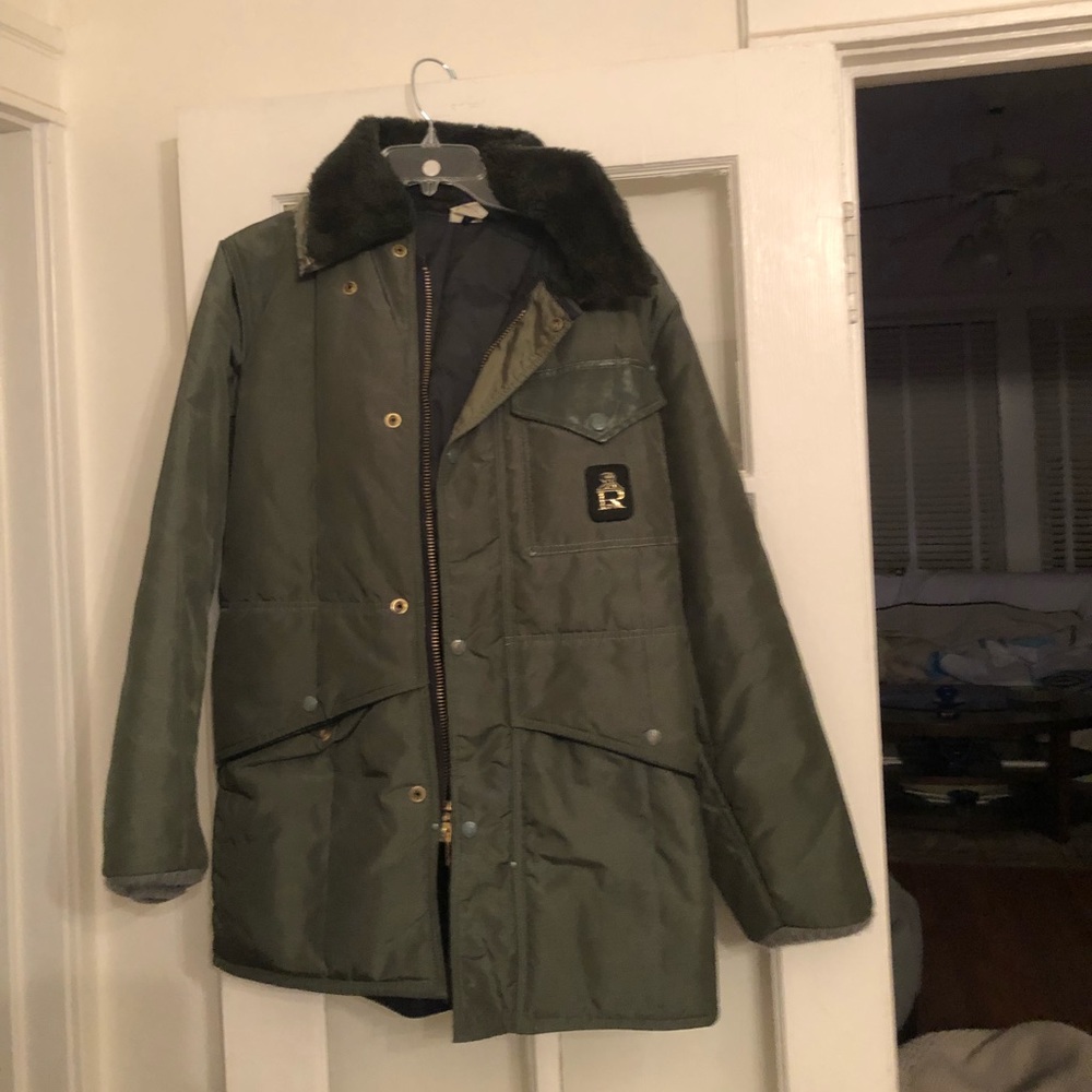 Men’s jacket size small Refrigiwear see pics collar need repair